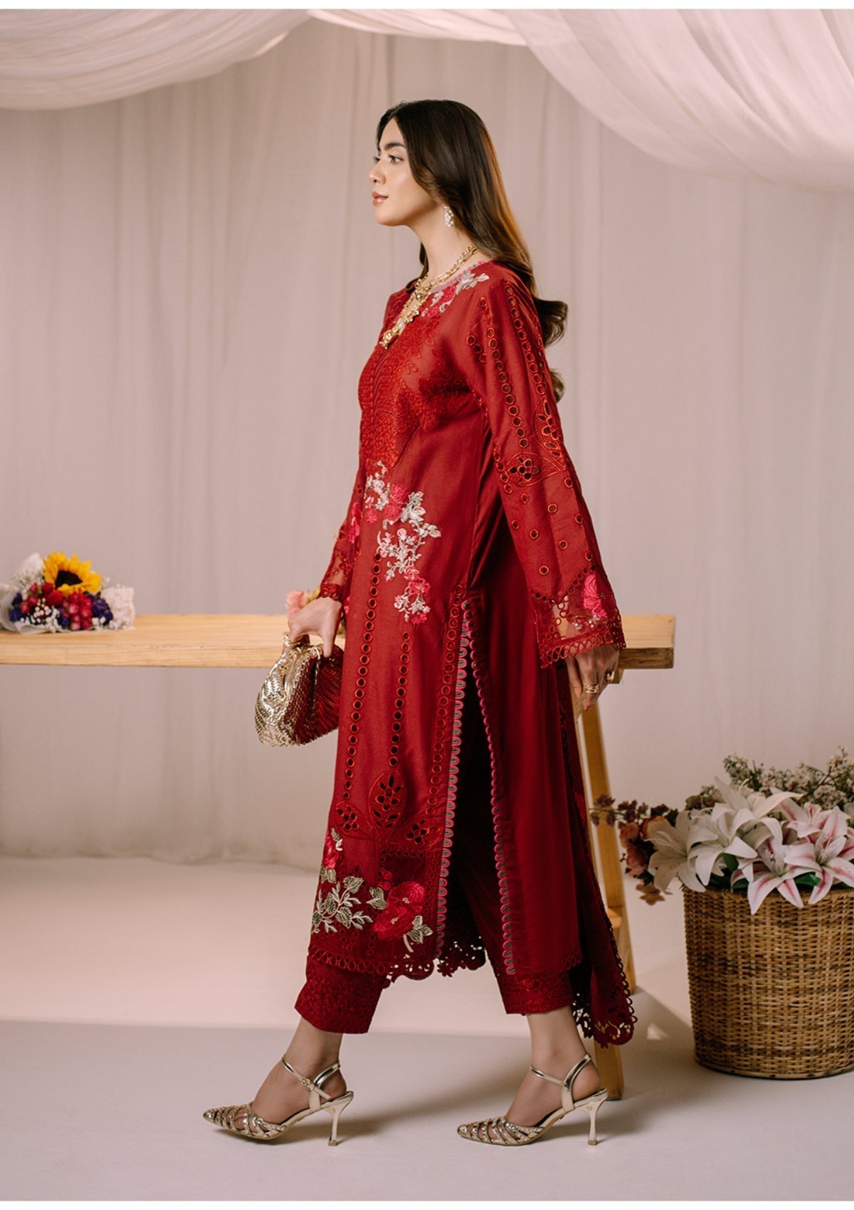 3 PC EMBROIDERED LAWN SUIT - ANS565