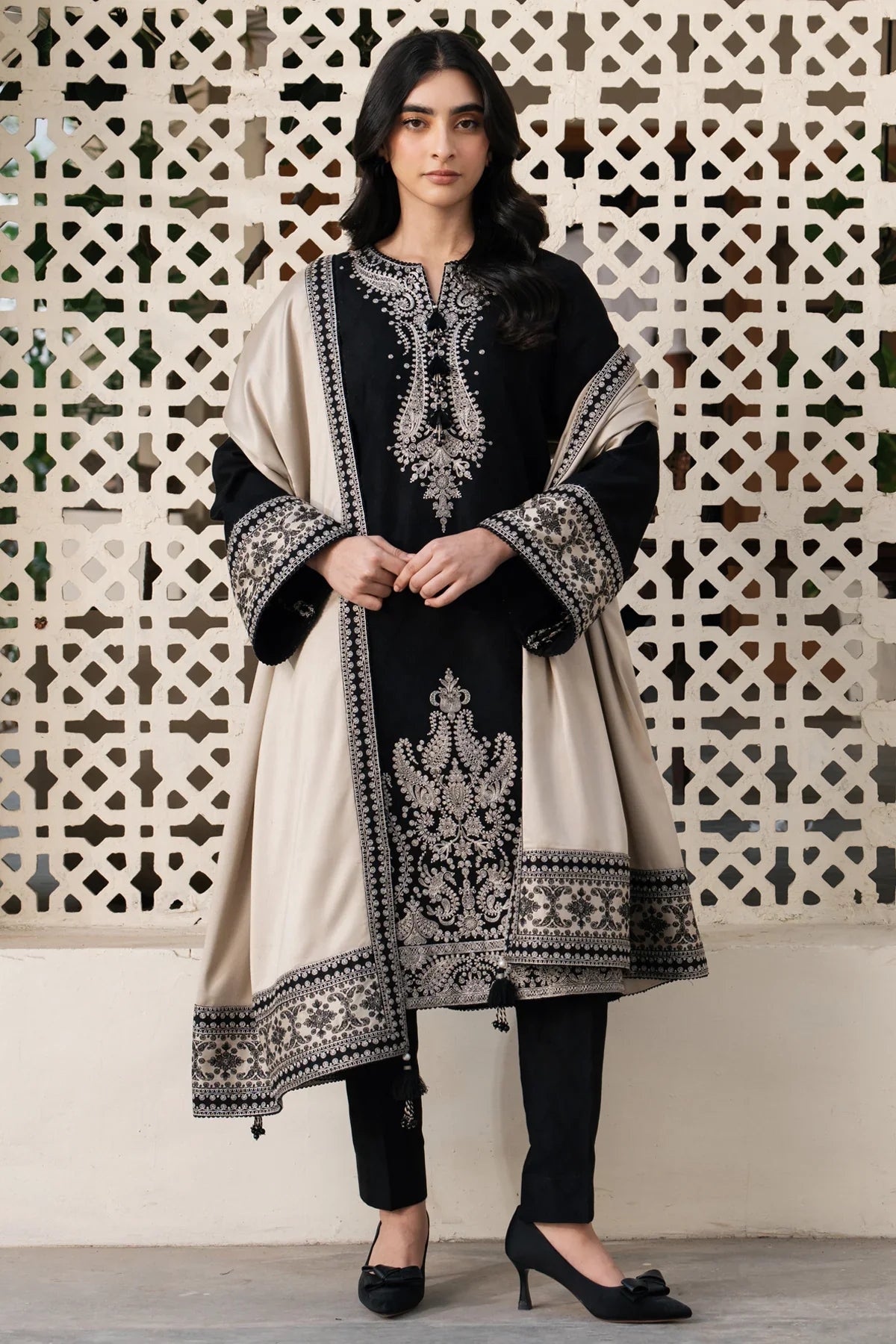 3 PC EMBROIDERED SUIT - BG848