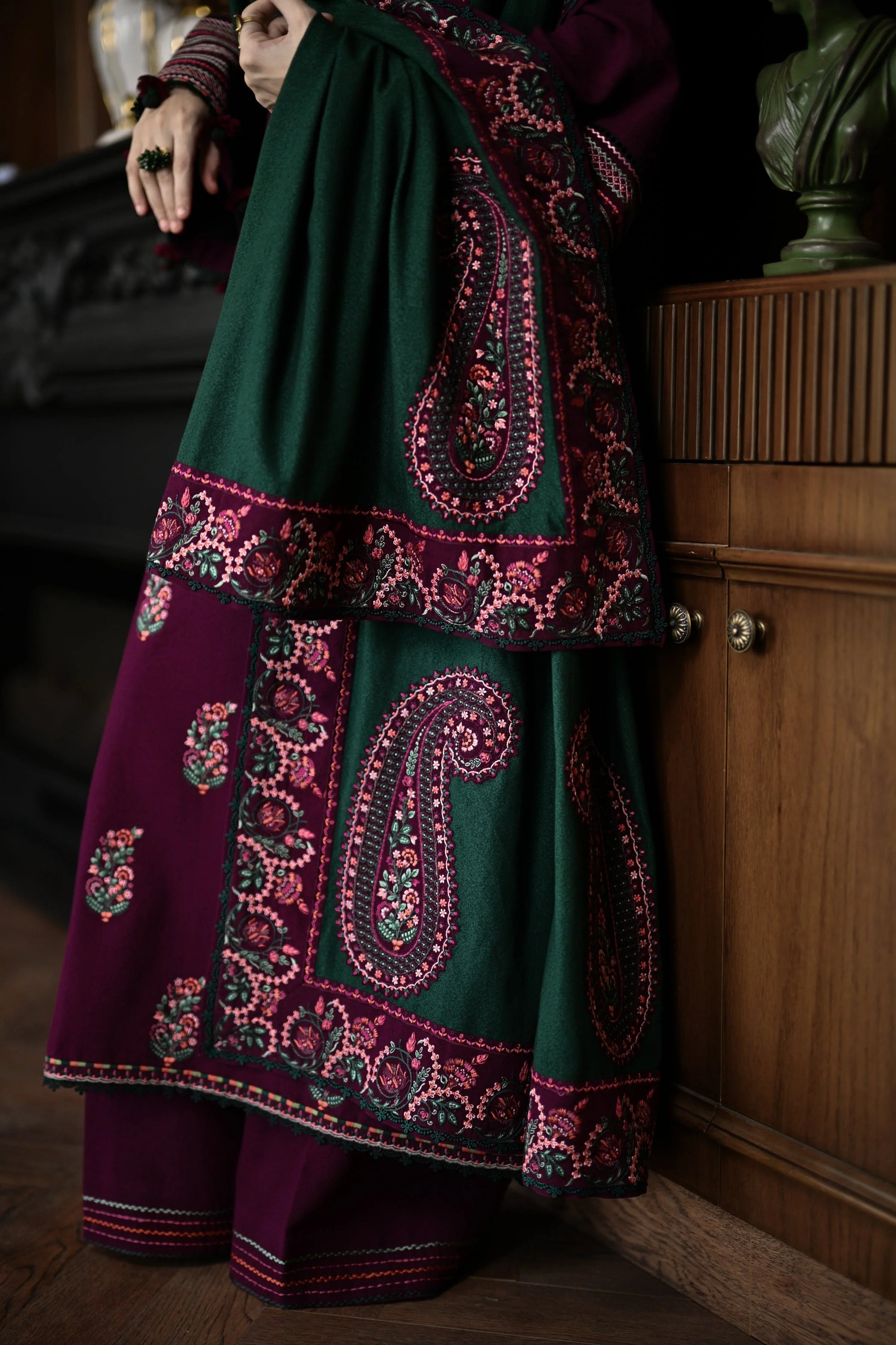 3 PC EMBROIDERED LAWN SUIT - ANS373
